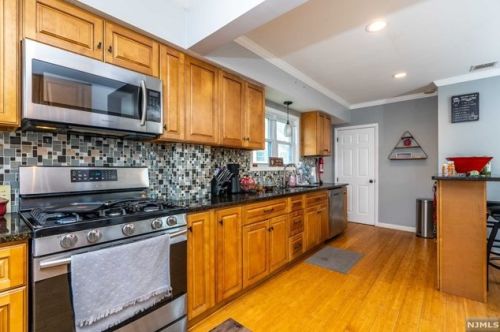 479 Dewitt Ave, Belleville NJ 07109-2508 exterior