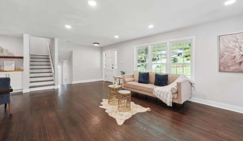 2022 Deren Way, Atlanta GA  30345-3710 exterior