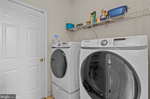 13 Equestrian Dr, Burlington NJ 08016-3065 exterior