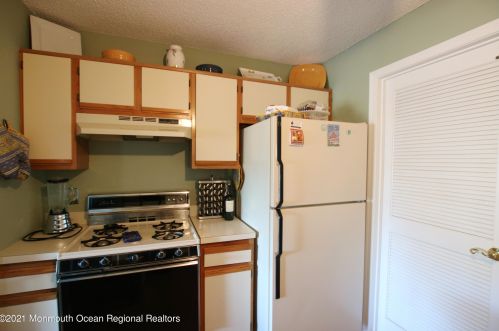 2 Boise Ct, Tinton Falls NJ 07712-3167 exterior