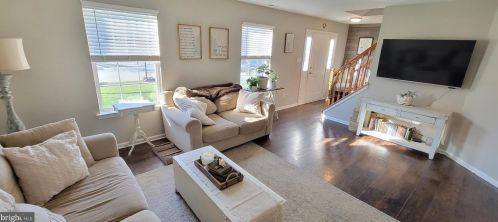 104 Talon Ln, West Deptford NJ 08093-2323 exterior