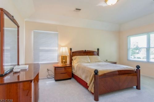 50 Deanna Dr, East Hanover NJ 07936-3208 exterior