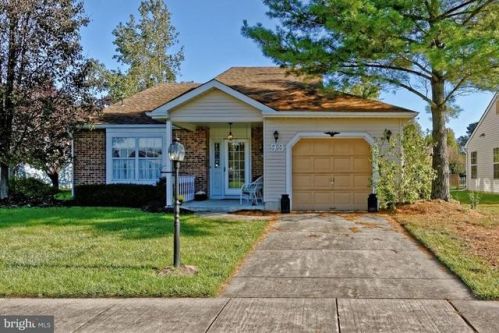 93 Knollwood Dr, West Deptford, NJ 08096-6706