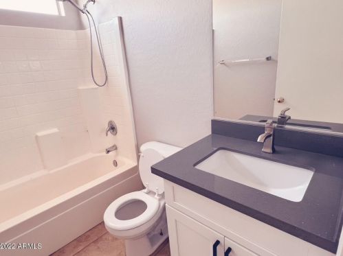 5825 31st Dr, Phoenix AZ  85041-4304 exterior