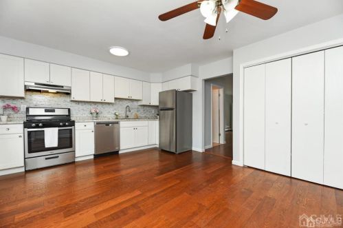 23 Essex St, Carteret NJ  07008-3359 exterior