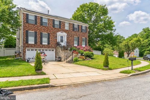 831 Hunters Dr, West Deptford, NJ 08096-6654