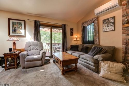 377 Skyline Lk Dr, Skyline Lakes NJ 07456-1953 exterior