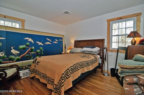 1062 Lakehurst Ave, Jackson Twp NJ 08527-5250 exterior