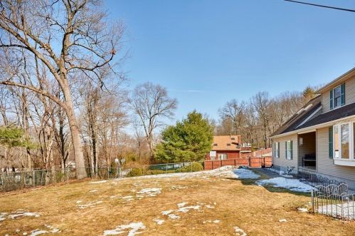 1685 Mountain Rd, Montgomery MA 01085-1480 exterior