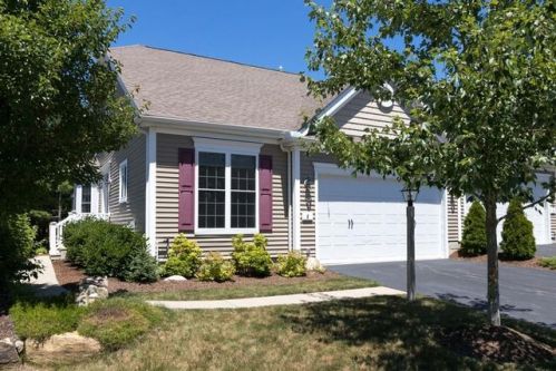 8 Maplewood, Plymouth MA  02360-3282 exterior