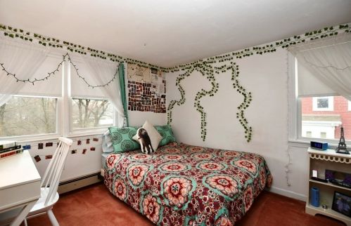 50 Pleasant St, Whitman MA 02382-2118 exterior