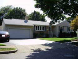 18 Anthony Cir, Newton, MA 02460-1110