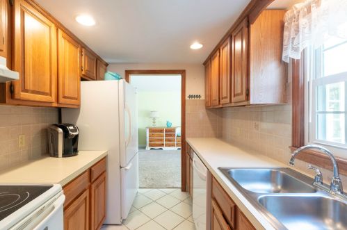 49 Toms Way, Chatham MA 02633-1056 exterior