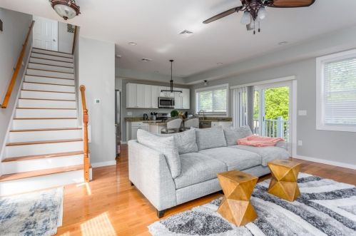 15 Warner Ave, Worcester MA  01604-3129 exterior