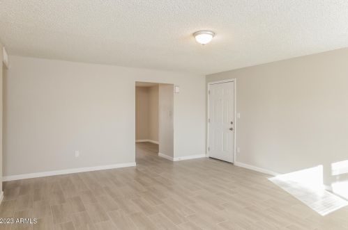 13030 18th Dr, Phoenix AZ  85029-1663 exterior