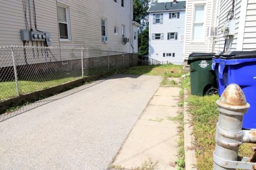 292 Durfee St, Fall River MA 02720-2330 exterior