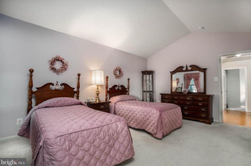 125 Sandpiper Ln, West Deptford NJ 08086-2196 exterior