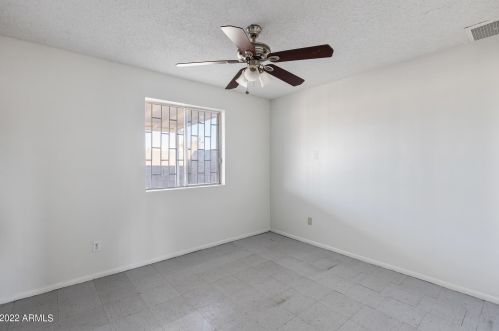 2502 58 Ln, Phoenix AZ 85035-1733 exterior