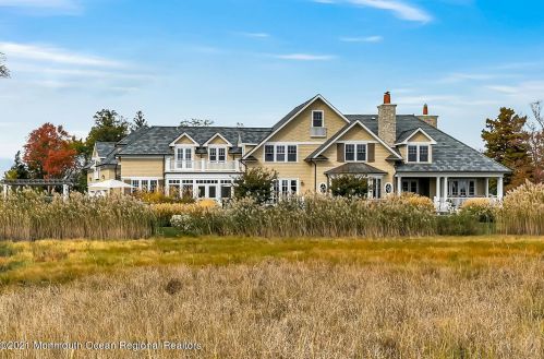 530 Little Silver Pt Rd, Little Silver NJ 07739-1736 exterior