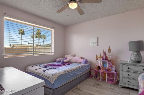 1615 Charleston Ave, Phoenix AZ 85032-1593 exterior