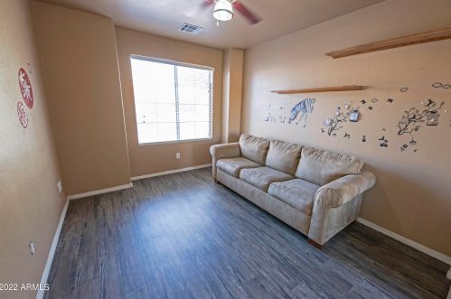 3047 Blackhawk Dr, Phoenix AZ 85050-4822 exterior