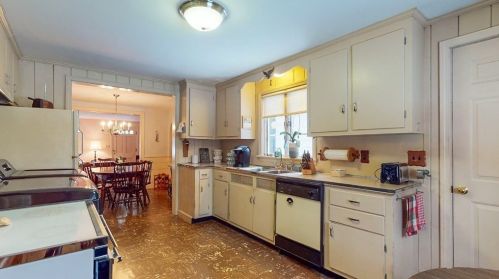 196 Prospect St, Shrewsbury MA  01545-2039 exterior