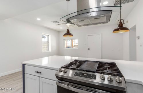 912 4 Ave, Phoenix AZ 85013-3034 exterior