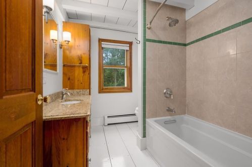 8 Seaview Ln, Newbury MA  01951-2312 exterior