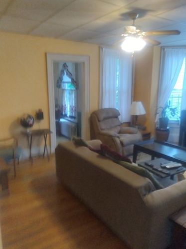 22 Auburn St, Worcester, MA 01605-2706