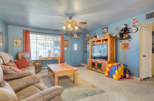 5743 38 Dr, Phoenix AZ 85053-2811 exterior