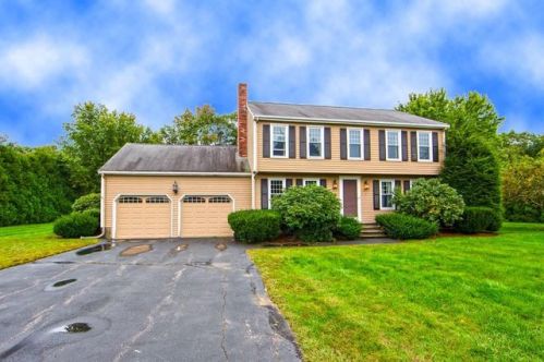 11 Sweetland Farm Rd, Norfolk, MA 02056-1346