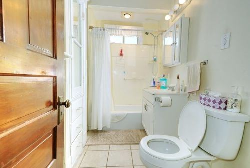 488 Park Ave, Worcester MA 01610-1223 exterior