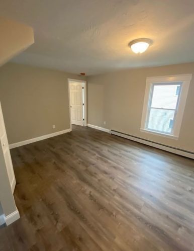 21 Sigel St, Worcester MA 01610-1824 exterior