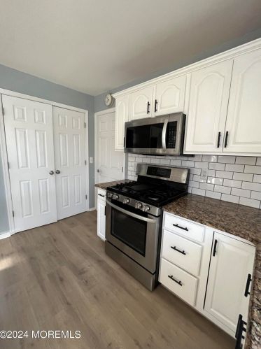 5 Bailey Ct, Jackson Twp NJ 08527-4459 exterior