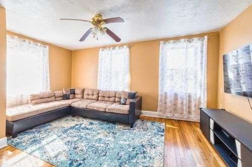 34 Lawn Ave, Quincy MA 02169-7336 exterior