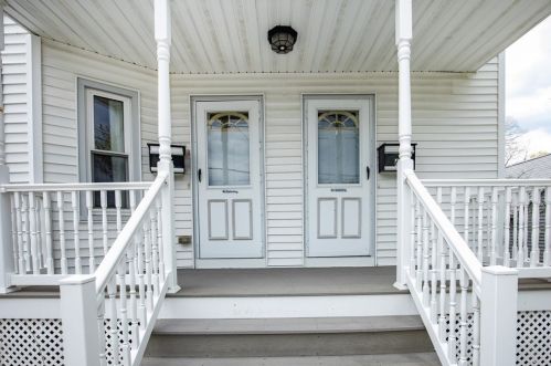 66 Lowell St, Methuen, MA 01844-3672