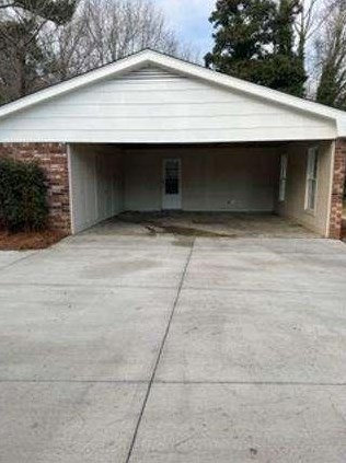 3295 Hwy 20, Conyers GA 30013-2859 exterior