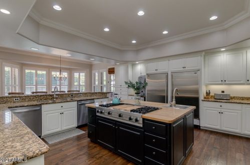 1465 Caribbean Ln, Phoenix AZ 85023-6792 exterior