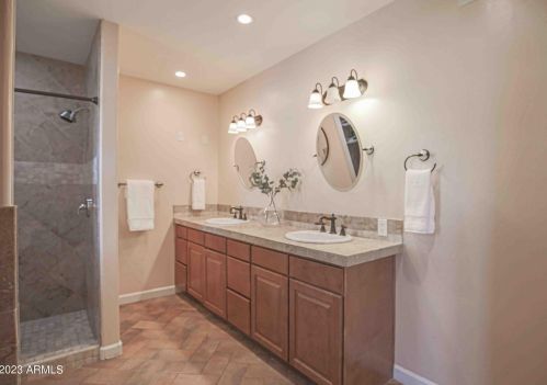 902 Claremont St, Phoenix AZ  85013-1360 exterior