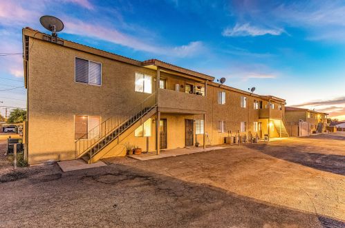 3818 Earll Dr, Phoenix, AZ 85018-7149