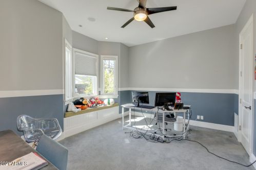 5621 Calle Camelia, Phoenix AZ 85018-4617 exterior