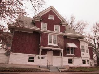 701 42nd St, Louisville KY  40211-2700 exterior