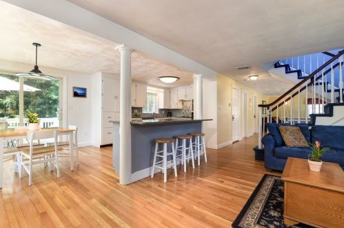 105 Sutton Rd, Needham, MA 02492-3214