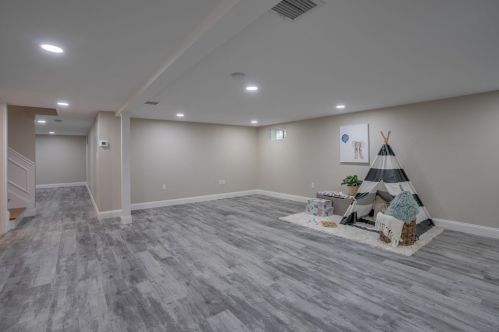 6 Red Hill Rd, North Reading MA  01864-1718 exterior