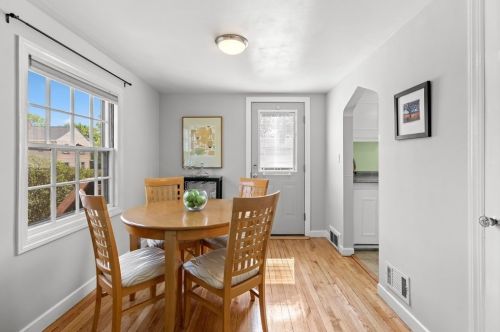 53 Gardner St, Arlington MA 02474-3827 exterior