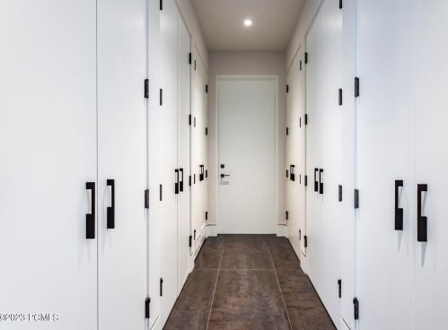 143 White Pne Cyn Rd, Park City UT 84060-6505 exterior