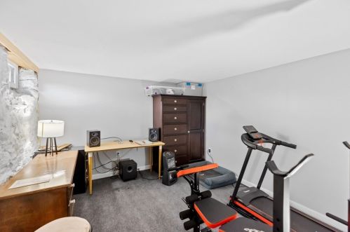 24 Main St, Berkley MA  02779-1399 exterior