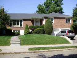 123 Cynthia Rd, Newton, MA 02459-2865