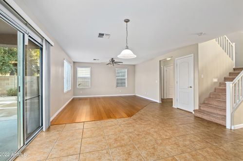 1928 Alta Vista Rd, Phoenix AZ 85041-5661 exterior