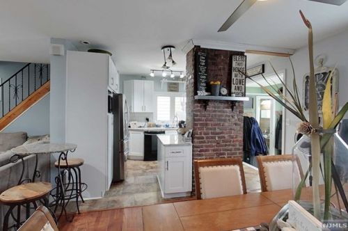 264 Davis Ave, Kearny NJ 07032-3402 exterior